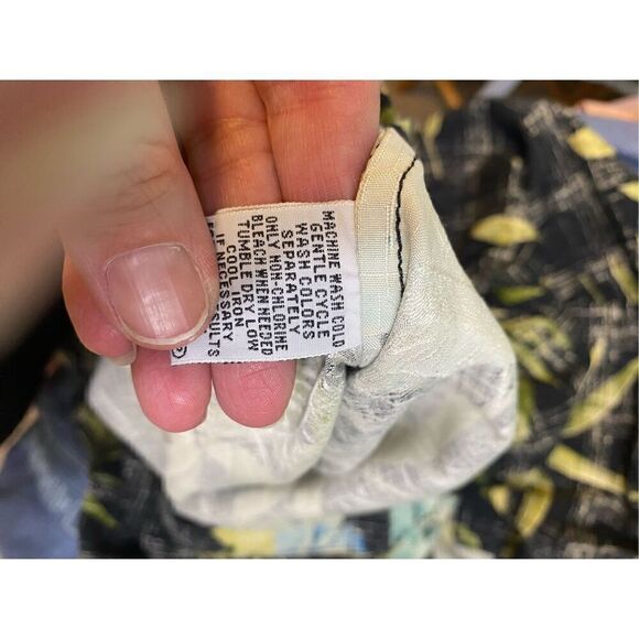 Tommy Bahama 100% Silk Short Sleeve Mens Short Size Medium - Picture 6 of 6